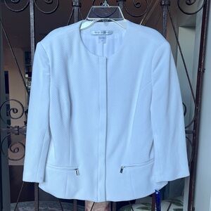 Peter Nygard Textured White Women's Cropped Blazer